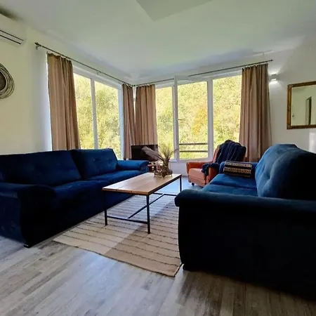 بيت للعطل Anur بيهاتش