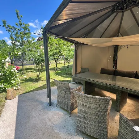 Anurapartment Nyaraló *